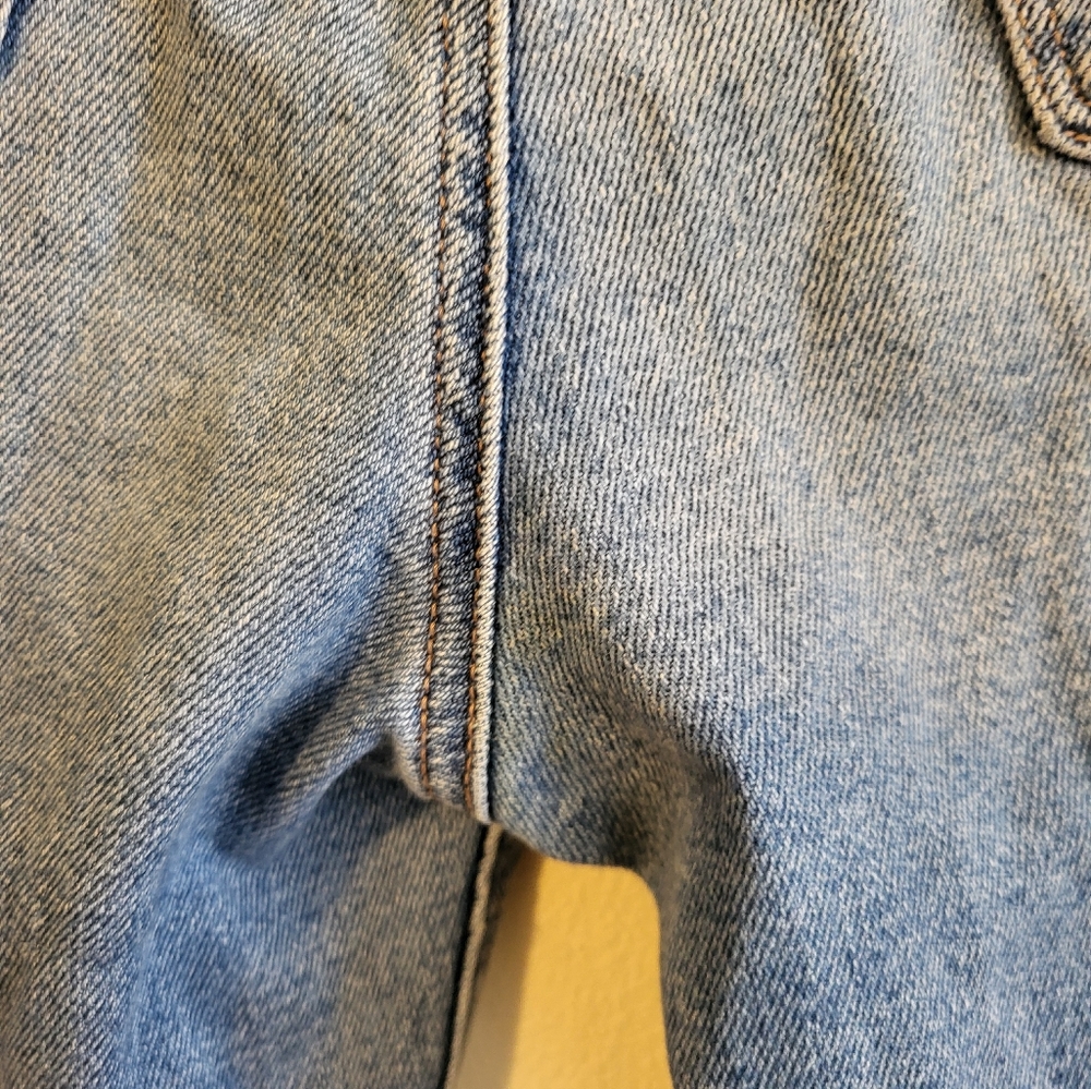 American Eagle Outfitters Women's Stretch Distressed Blue Jeans. Size 00 - Picture 8 of 15